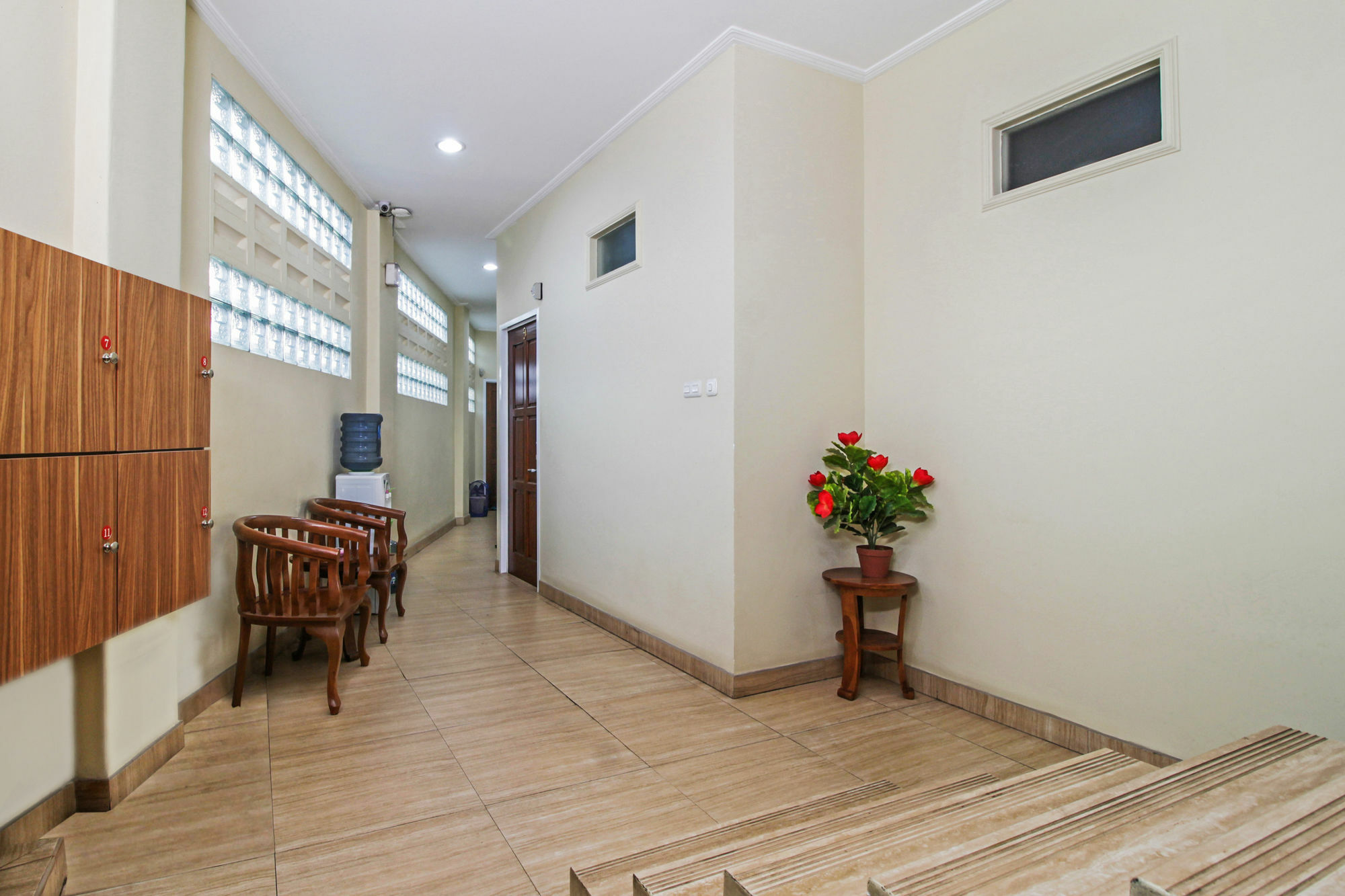 Reddoorz @ Kwitang Hotel Jakarta Exterior photo
