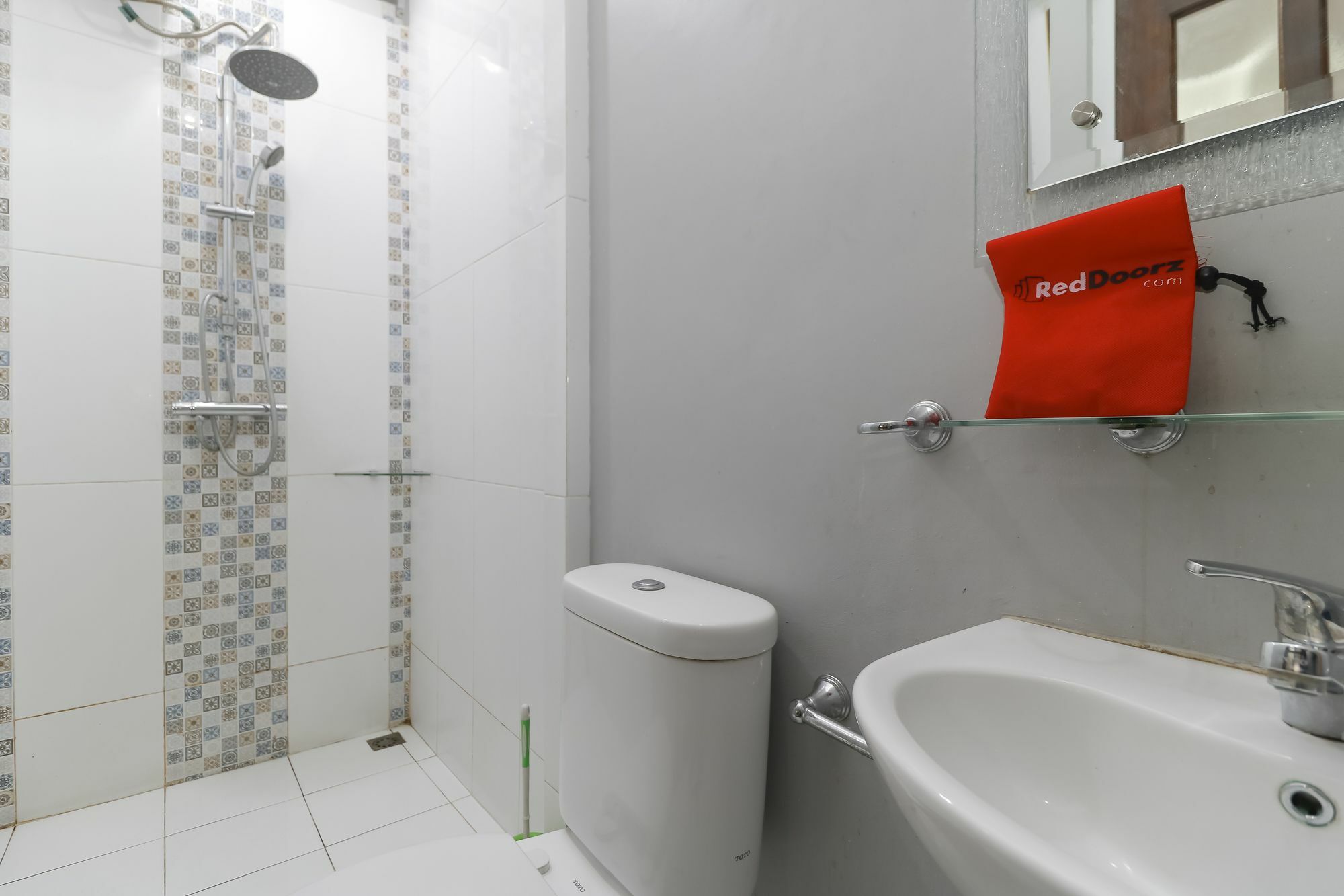 Reddoorz @ Kwitang Hotel Jakarta Exterior photo